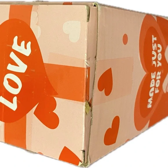 Love-Print Pink and White Hearts-Socks Gift Box Collection of 5 Pairs - Picture 2 of 7